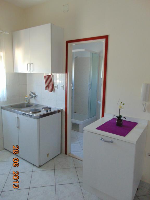 Apartments Borozan Vinišće Habitación foto
