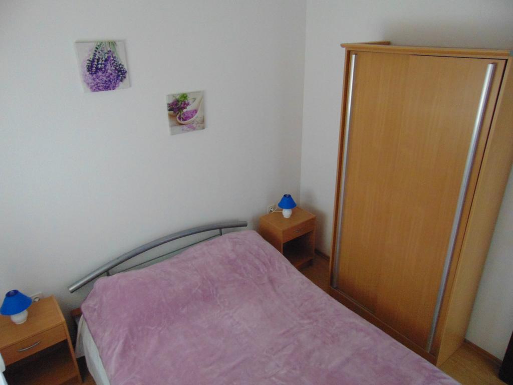 Apartments Borozan Vinišće Habitación foto
