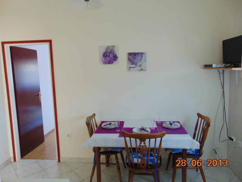 Apartments Borozan Vinišće Habitación foto