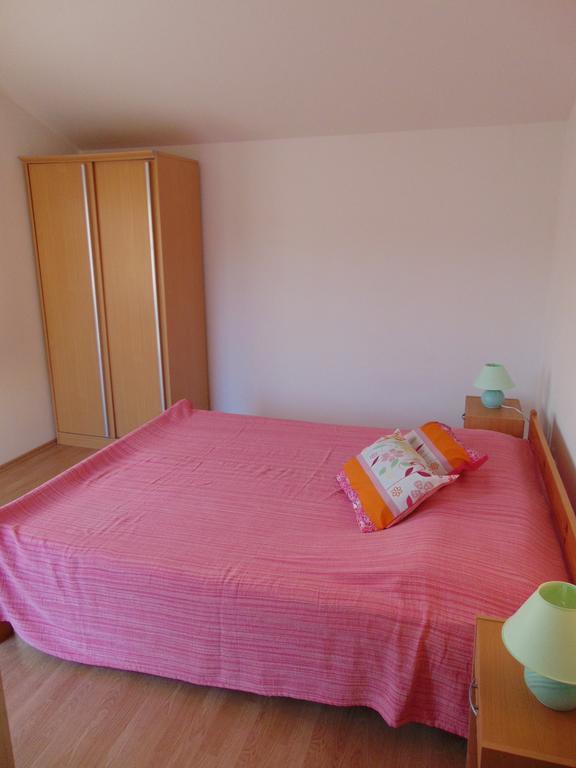 Apartments Borozan Vinišće Habitación foto